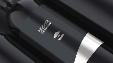Free Zoom Wine Label Mockup