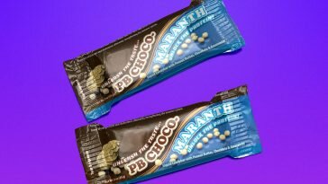Free Chocolate Yummy Small Bar Packaging Mockup