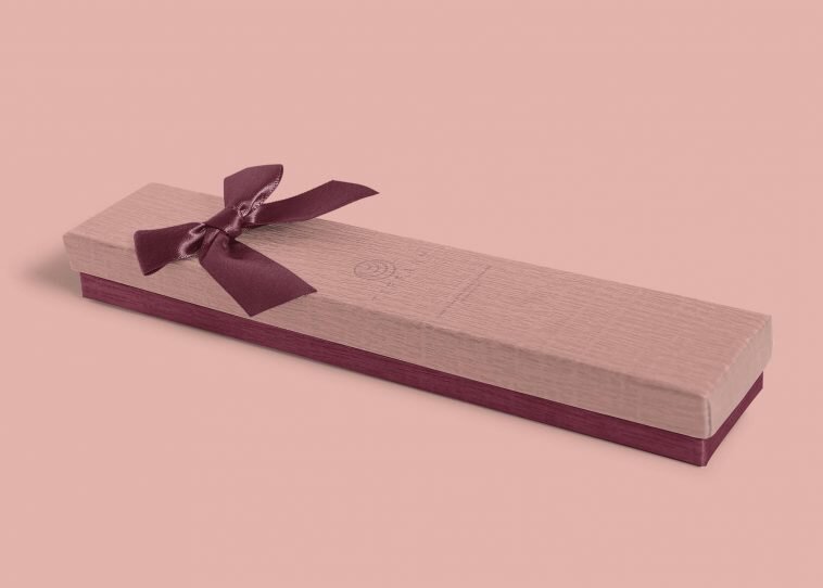 Free Luxury Gift Box Mockup